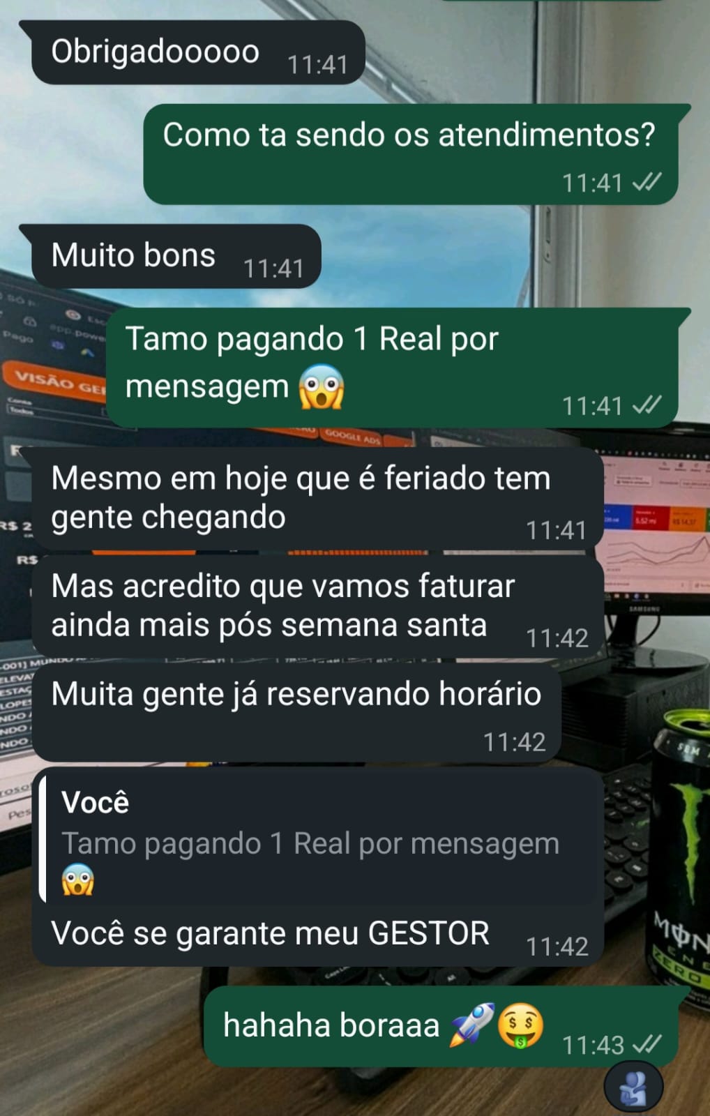 Cliente comemorando primeiro fechamento pela campanha